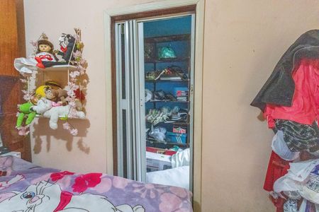 Casa à venda com 180m², 2 quartos e 2 vagas Casa à venda com 180m², 2 quartos e 2 vagasQuarto 2 - armario