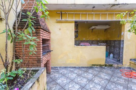 Casa à venda com 180m², 2 quartos e 2 vagas Casa à venda com 180m², 2 quartos e 2 vagasChurrasqueira