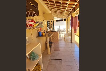 Casa à venda com 200m², 3 quartos e 5 vagas Casa à venda com 200m², 3 quartos e 5 vagasÁrea de Serviço