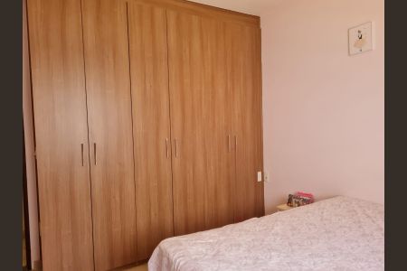 Casa à venda com 200m², 3 quartos e 5 vagas Casa à venda com 200m², 3 quartos e 5 vagasQuarto
