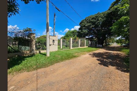 Casa à venda com 200m², 3 quartos e 5 vagas Casa à venda com 200m², 3 quartos e 5 vagasÁrea externa