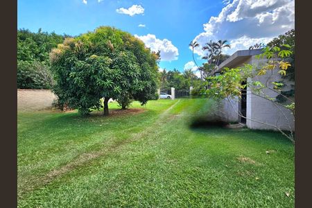 Casa à venda com 200m², 3 quartos e 5 vagas Casa à venda com 200m², 3 quartos e 5 vagasÁrea externa