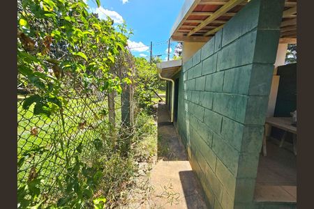 Casa à venda com 200m², 3 quartos e 5 vagas Casa à venda com 200m², 3 quartos e 5 vagasÁrea externa