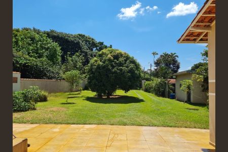 Casa à venda com 200m², 3 quartos e 5 vagas Casa à venda com 200m², 3 quartos e 5 vagasÁrea externa