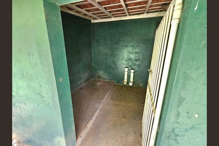 Casa à venda com 200m², 3 quartos e 5 vagas Casa à venda com 200m², 3 quartos e 5 vagasÁrea externa