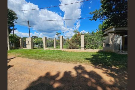 Casa à venda com 200m², 3 quartos e 5 vagas Casa à venda com 200m², 3 quartos e 5 vagasÁrea externa