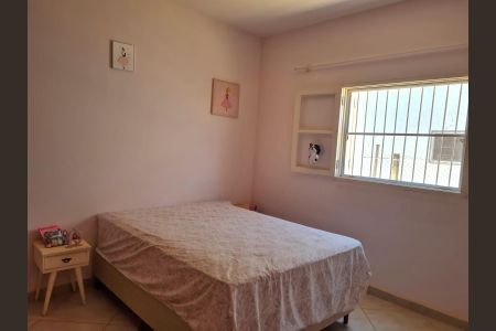Casa à venda com 200m², 3 quartos e 5 vagas Casa à venda com 200m², 3 quartos e 5 vagasQuarto