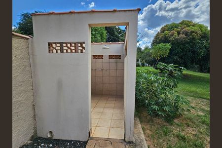 Casa à venda com 200m², 3 quartos e 5 vagas Casa à venda com 200m², 3 quartos e 5 vagasÁrea externa