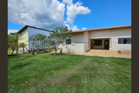 Casa à venda com 200m², 3 quartos e 5 vagas Casa à venda com 200m², 3 quartos e 5 vagasÁrea externa