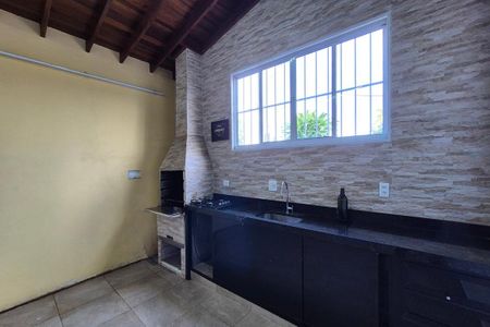 Casa para alugar com 65m², 2 quartos e 2 vagas Casa para alugar com 65m², 2 quartos e 2 vagasÁrea comum - Churrasqueira