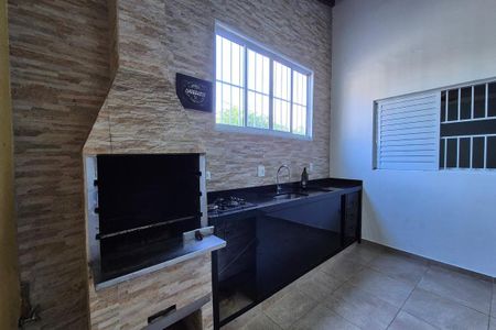 Casa para alugar com 65m², 2 quartos e 2 vagas Casa para alugar com 65m², 2 quartos e 2 vagasÁrea comum - Churrasqueira