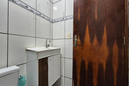 Casa para alugar com 65m², 2 quartos e 2 vagas Casa para alugar com 65m², 2 quartos e 2 vagasBanheiro