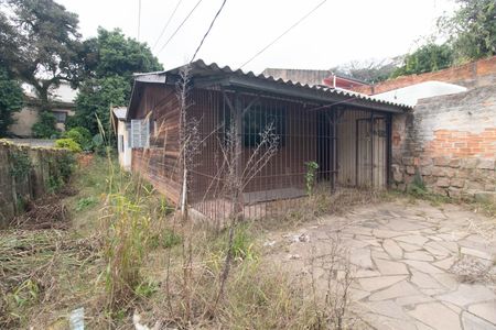 Quintal de casa à venda com 2 quartos, 104m² em São José, Porto Alegre