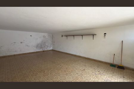 Garagem de casa à venda com 3 quartos, 120m² em Vila Libanesa, São Paulo