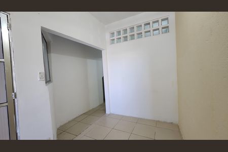 Casa para alugar com 40m², 1 quarto e sem vaga Casa para alugar com 40m², 1 quarto e sem vagaSala