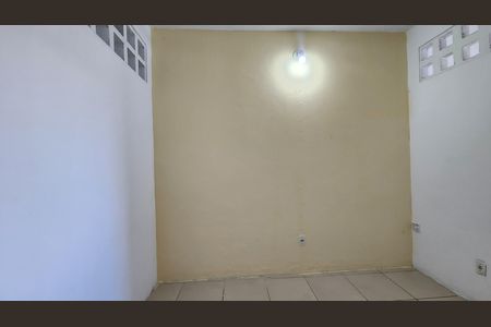 Casa para alugar com 40m², 1 quarto e sem vaga Casa para alugar com 40m², 1 quarto e sem vagaSala
