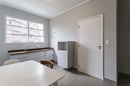 Apartamento para alugar com 100m², 2 quartos e 2 vagas Apartamento para alugar com 100m², 2 quartos e 2 vagasCozinha
