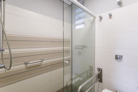 Apartamento para alugar com 100m², 2 quartos e 2 vagas Apartamento para alugar com 100m², 2 quartos e 2 vagasBanheiro da Suíte 1