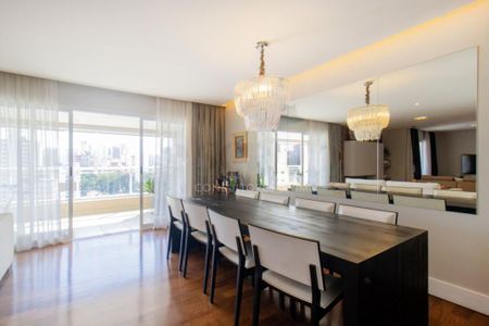 Apartamento à venda com 184m², 3 quartos e 4 vagas