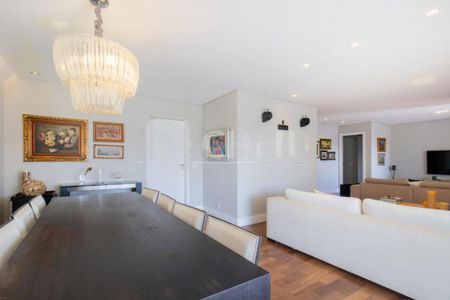 Apartamento à venda com 184m², 3 quartos e 4 vagas