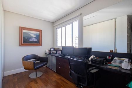 Apartamento à venda com 184m², 3 quartos e 4 vagas