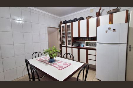 Casa à venda com 267m², 2 quartos e 1 vagaCozinha 