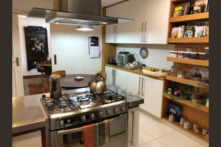 Apartamento à venda com 167m², 4 quartos e 2 vagas