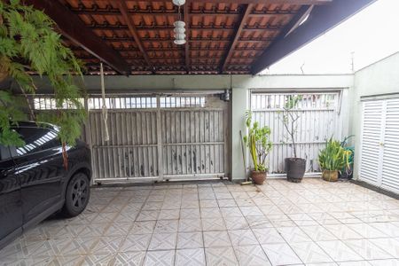 Garagem de casa à venda com 3 quartos, 125m² em Campo Grande, São Paulo