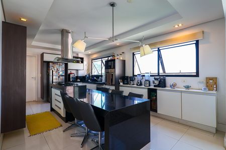 Apartamento à venda com 170m², 3 quartos e 3 vagas