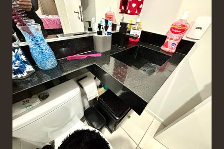 Apartamento à venda com 44m², 2 quartos e 1 vaga Apartamento à venda com 44m², 2 quartos e 1 vagaBanheiro