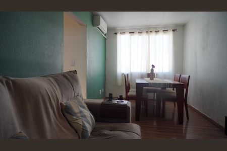Sala  de apartamento à venda com 3 quartos, 72m² em Humaitá, Porto Alegre
