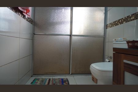Banheiro de apartamento à venda com 3 quartos, 72m² em Humaitá, Porto Alegre