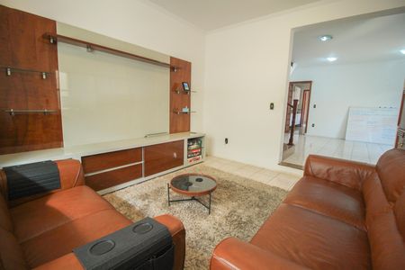Casa para alugar com 200m², 4 quartos e 3 vagas
