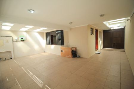 Casa para alugar com 200m², 4 quartos e 3 vagas