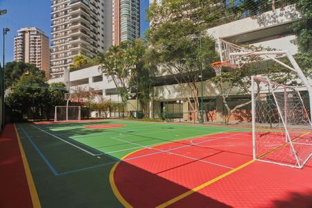 Apartamento à venda com 217m², 3 quartos e 4 vagas Apartamento à venda com 217m², 3 quartos e 4 vagasQuadra Esportiva