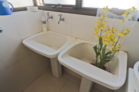Apartamento à venda com 217m², 3 quartos e 4 vagas Apartamento à venda com 217m², 3 quartos e 4 vagasÁrea de Serviço