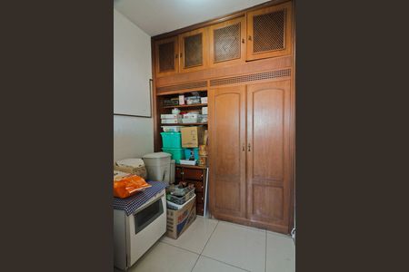 Apartamento à venda com 217m², 3 quartos e 4 vagas Apartamento à venda com 217m², 3 quartos e 4 vagasÁrea de Serviço