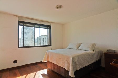 Apartamento à venda com 217m², 3 quartos e 4 vagas Apartamento à venda com 217m², 3 quartos e 4 vagasSuíte 3