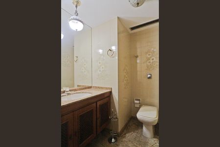 Apartamento à venda com 217m², 3 quartos e 4 vagas Apartamento à venda com 217m², 3 quartos e 4 vagasLavabo