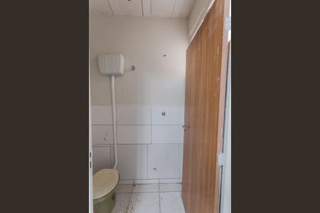 Banheiro Social da Área Externa de casa para alugar com 3 quartos, 130m² em São Geraldo, Belo Horizonte