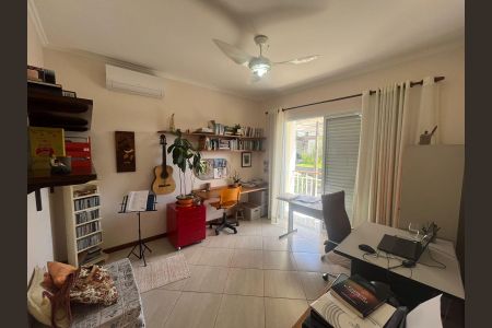 Casa de condomínio à venda com 260m², 4 quartos e sem vaga