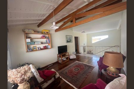 Casa de condomínio à venda com 260m², 4 quartos e sem vaga