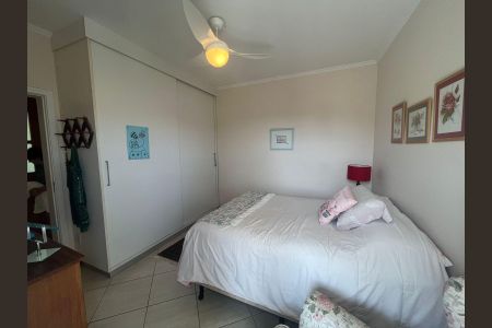 Casa de condomínio à venda com 260m², 4 quartos e sem vaga
