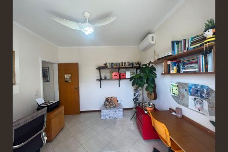 Casa de condomínio à venda com 260m², 4 quartos e sem vaga