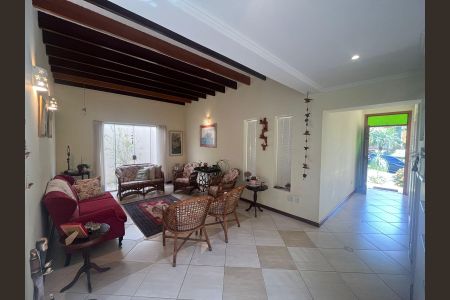 Casa de condomínio à venda com 260m², 4 quartos e sem vaga