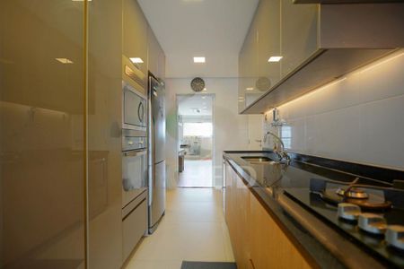 Apartamento à venda com 213m², 3 quartos e 4 vagas