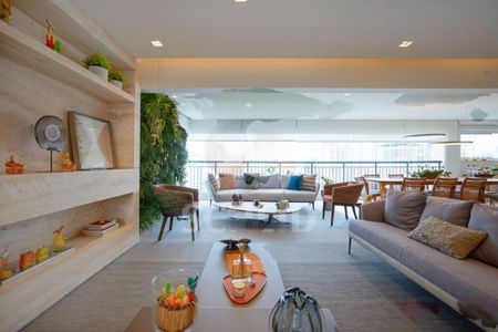 Apartamento à venda com 3 quartos, 213m² em Santo Amaro, São Paulo