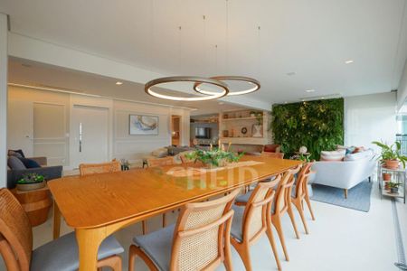 Apartamento à venda com 213m², 3 quartos e 4 vagas