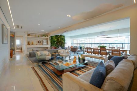 Apartamento à venda com 3 quartos, 213m² em Santo Amaro, São Paulo