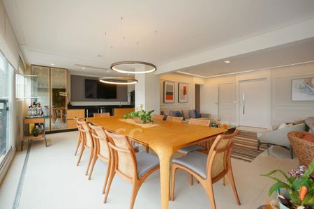 Apartamento à venda com 213m², 3 quartos e 4 vagas